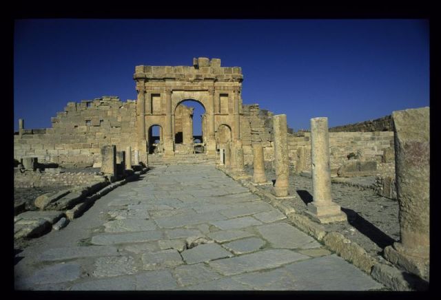 Tunisie_Mars_1998_030_Forum_de_Sufetula.jpg