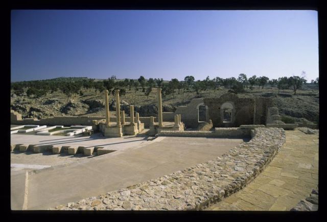 Tunisie_Mars_1998_057_Forum_de_Sufetula.jpg