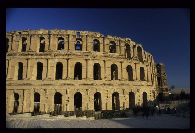 Tunisie_Mars_1998_071_Amphi_El_Jem.jpg